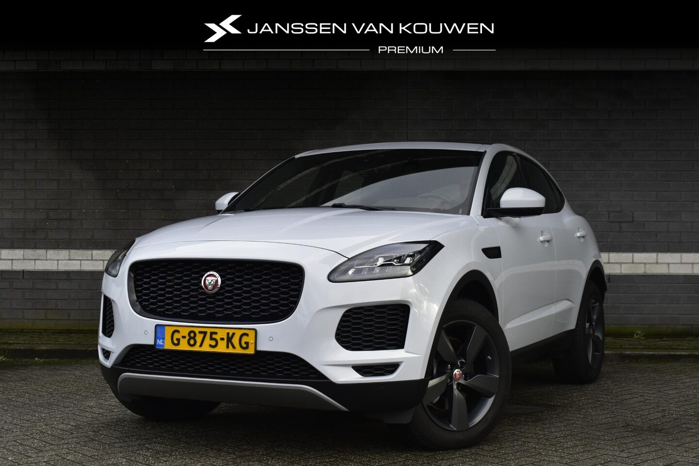 Jaguar E-Pace - 2.0 P200 AWD S / Panoramadak / Leder / Stoelverwarming / 19'' Inch - AutoWereld.nl