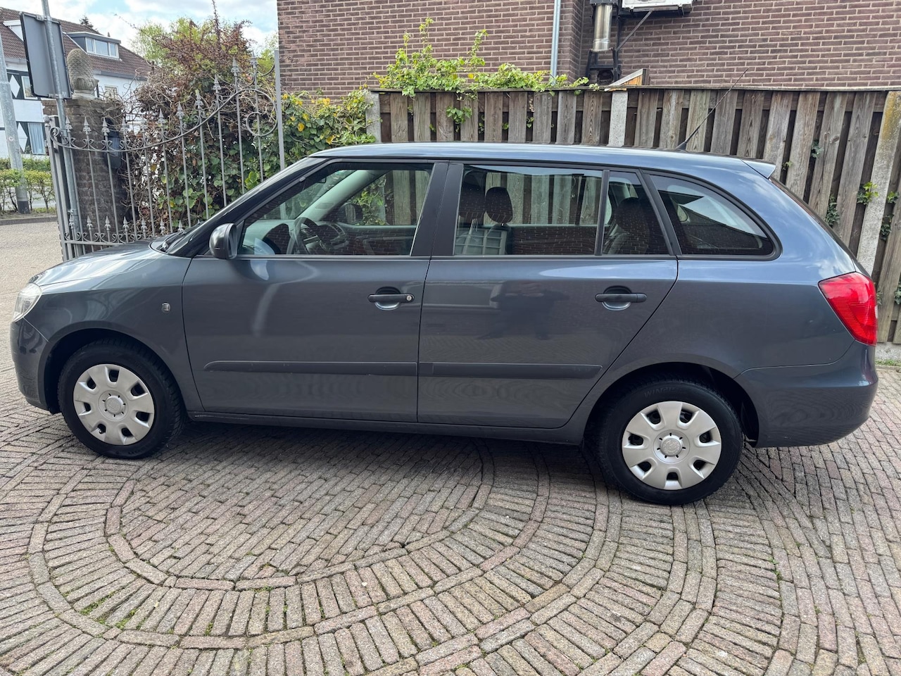 Skoda Fabia Combi - 1.2 Comfort loopt op 2 cilinders - AutoWereld.nl