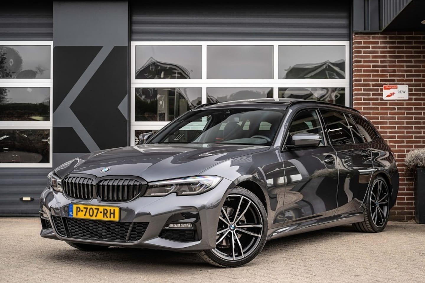 BMW 3-serie - 320 320i M Sport | Shadow | Panorama | Laser | HIFI | Leder | 19 Inch | NL-Auto | - AutoWereld.nl