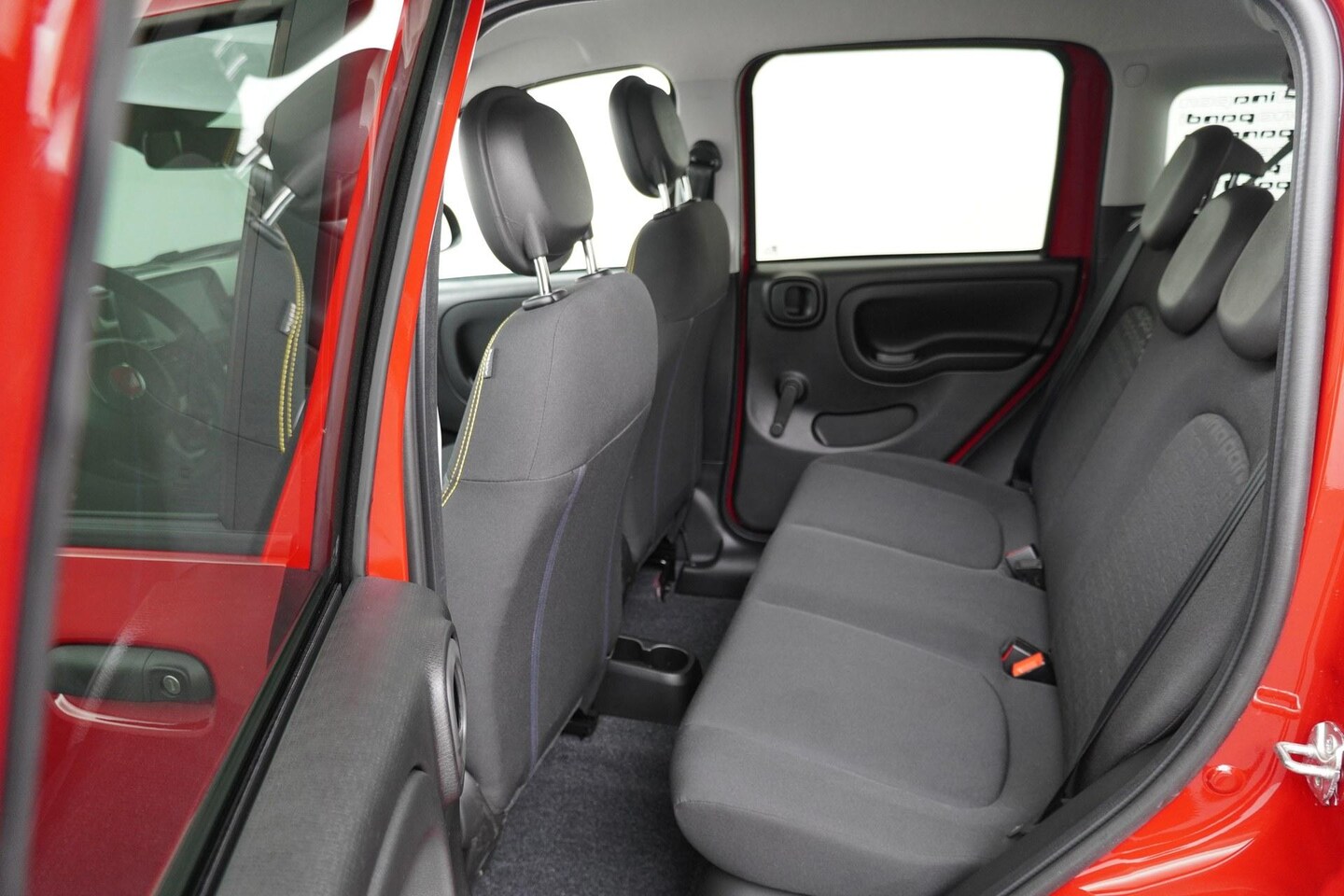 Fiat Panda - 1.0 Hybrid 70pk Pandina | Navigatie via App | Apple Carplay/Android Auto | Airco | Cruise - AutoWereld.nl