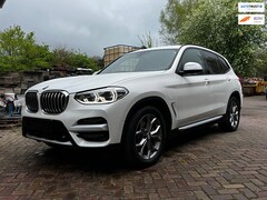 BMW X3 - Xdrive 30e X-line | 292pk PHEV | *Lage Km-stand* | HUD | ACC | Live Cockpit | HiFi | Metal