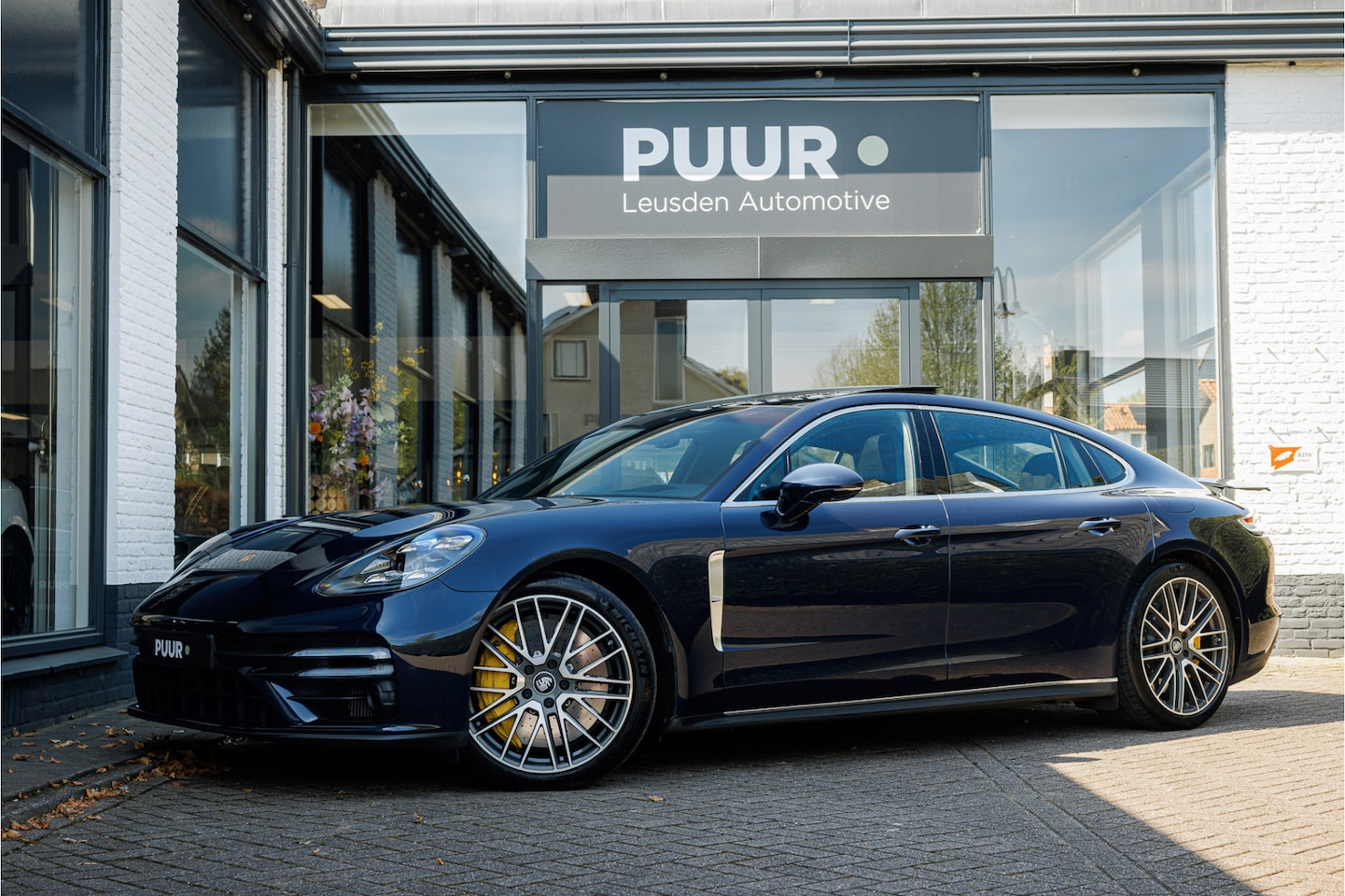 Porsche Panamera - 4.0 Turbo S Executive BTW - Pano - Burmester - Alcantara Hemel - AutoWereld.nl