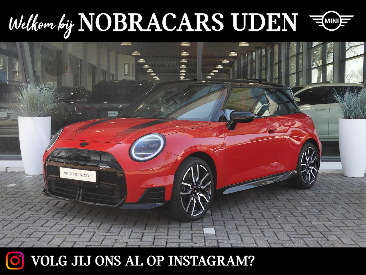 MINI Cooper - Hatchback E / John Cooper Works / Pakket M / 18 inch JCW Lap Spoke 2-tone - AutoWereld.nl