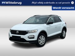 Volkswagen T-Roc - 1.0 TSI Style Business / PANODAK / NAVI / APP.Connect / Zwart Dak