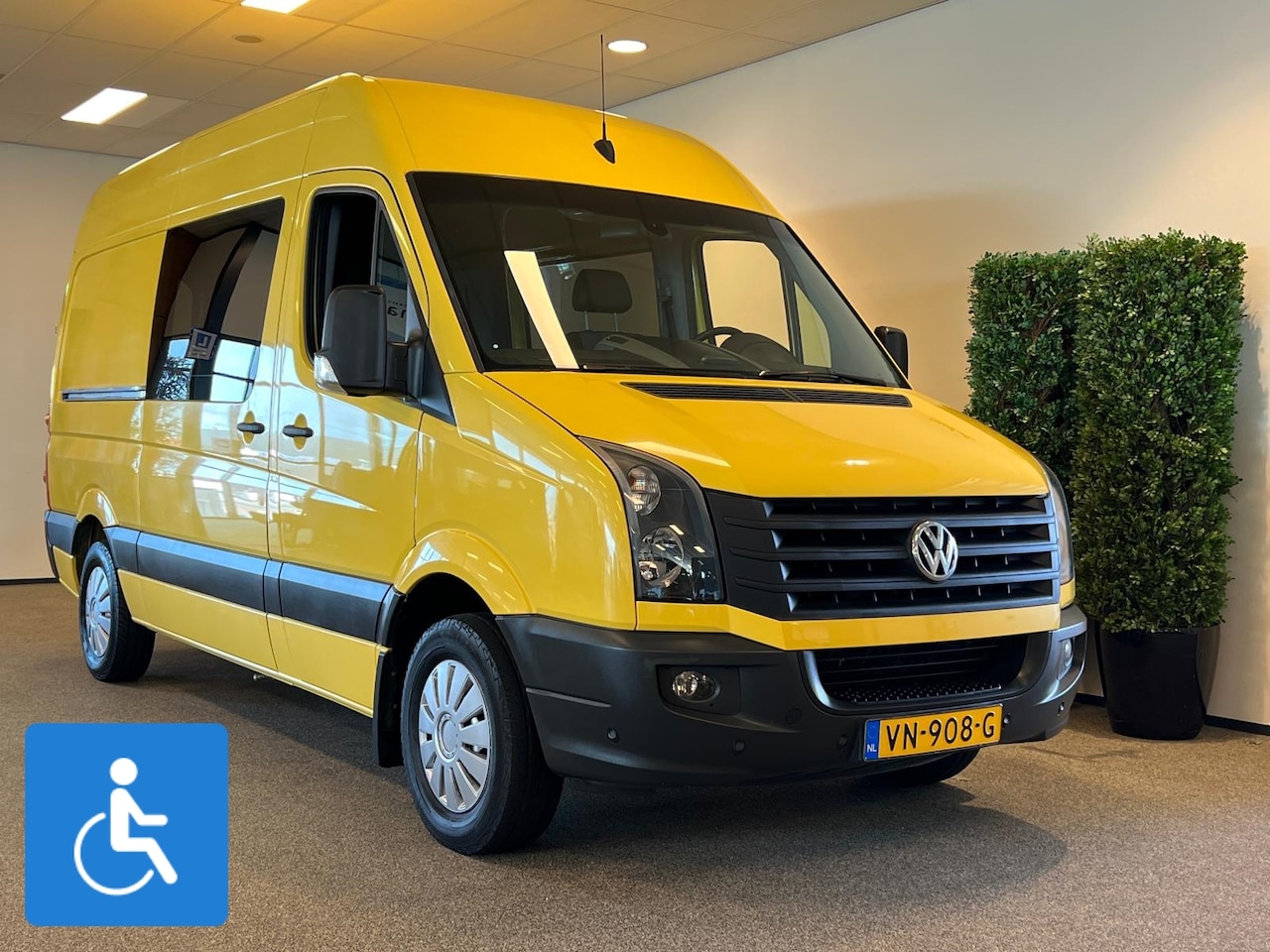 Volkswagen Crafter - L2H2 Rolstoelbus Luchtvering - AutoWereld.nl