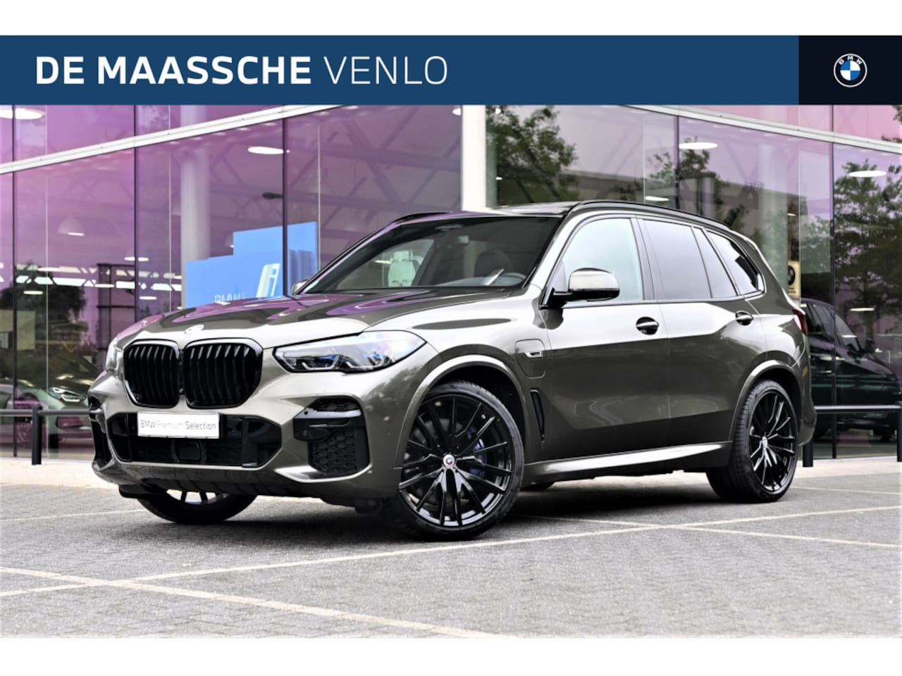 BMW X5 - xDrive45e High Executive M Sport Automaat / Panoramadak / Trekhaak / Laserlight / Sportsto - AutoWereld.nl