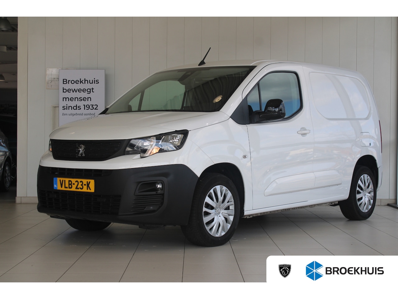 Peugeot Partner - 1.5 BlueHDI Asphalt 130-PK | PDC | CAMERA | NAVI | APPLE CARPLAY/ANDROID AUTO | - AutoWereld.nl