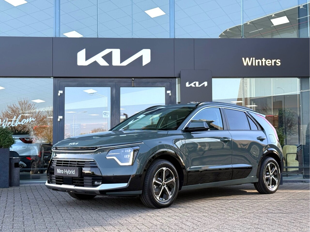 Kia Niro - 1.6 GDi PHEV DynamicPlusLine Stoel/Stuur Wiel Verwarming + Panodak + Navi + Camera + Adapt - AutoWereld.nl