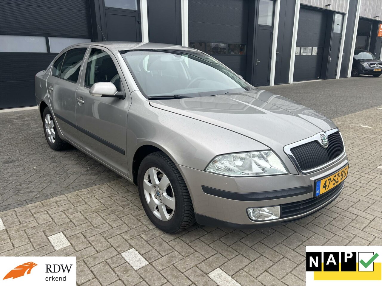 Skoda Octavia - 1.6/AIRCO/TREKH/PARKS/CRUISE/APK/NAP/INRUILK. - AutoWereld.nl
