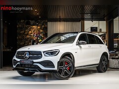 Mercedes-Benz GLC-klasse - 300e 4MATIC AMG Line | Panorama | Nightpakket | Sfeerverlichting | Trekhaak | 360°