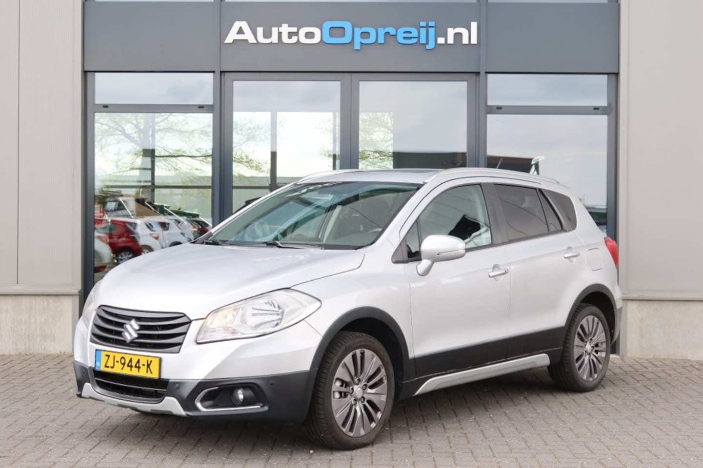 Suzuki SX4 S-Cross - S-Cross 1.6 Allgrip Exclusive Clima, schuif/kanteldak, PDC v+a - AutoWereld.nl