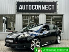 Ford Focus Wagon - 2.0 EcoBoost ST-2 NAVI, CAMERA, HALF/LEDER