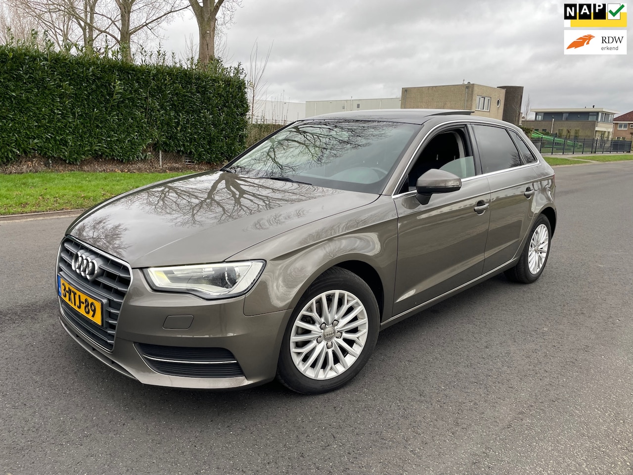 Audi A3 Sportback - 1.4 TFSI Ambiente Pro PANO/NAP/LEER/NAVI/APK - AutoWereld.nl