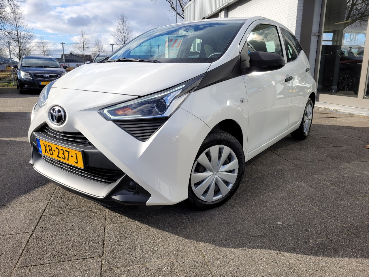 Toyota Aygo - 1.0 VVT-i x-fun Airco|Cruise|El.ramen|Audio - AutoWereld.nl