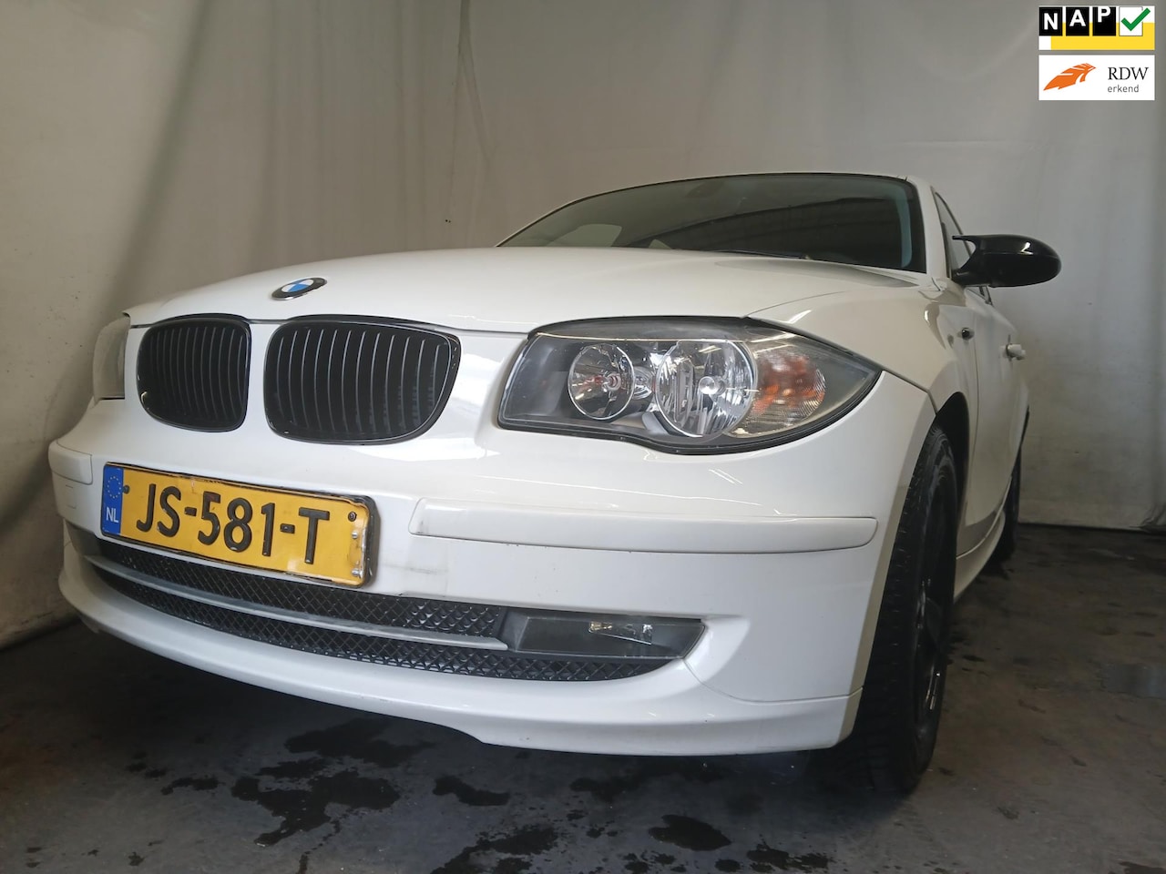 BMW 1-serie - 116i Executive SCHADEAUTO!! - AutoWereld.nl