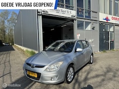 Hyundai i30 - 1.6i Style Airco Nieuwe APK NAP Logisch