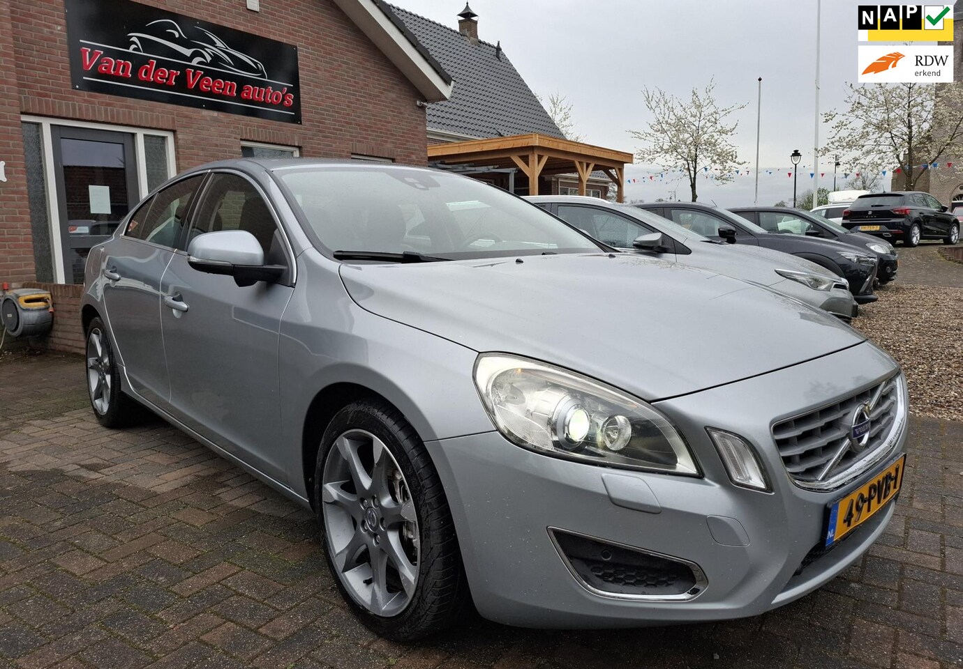 Volvo S60 - 2.0 T5 Summum Unieke uitvoering!239 PK. Nwe APK, stoelverw, navi, cruise, lederen bekledin - AutoWereld.nl