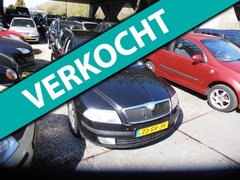Skoda Octavia Combi - 1.6 FSI Ambiente airco elek pak nap apk