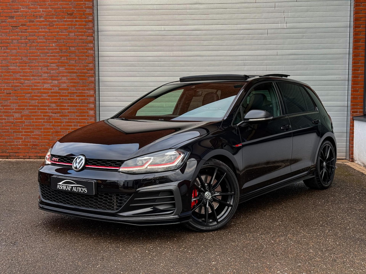 Volkswagen Golf - 2.0 GTI TCR| AKRA| PANO| DYNA| FULL| LEER - AutoWereld.nl
