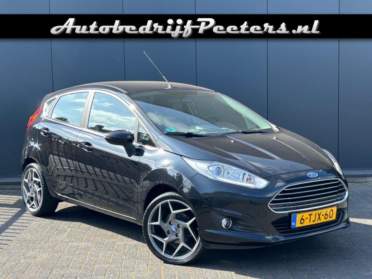 Ford Fiesta - 1.0 Titanium 5-Drs Navigatie Airco NL-auto - AutoWereld.nl