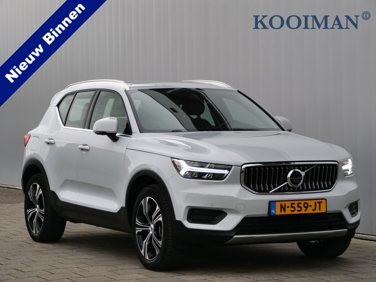 Volvo XC40 - 1.5 T2 130pk Inscription AUTOMAAT Harman-Kardon / Leder / Panoramadak / Memory / Apple Car - AutoWereld.nl
