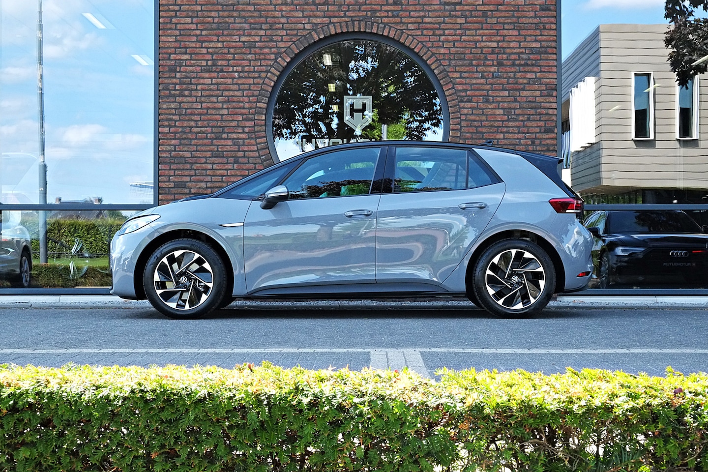 Volkswagen ID.3 - 45 kWh Carplay, Navi, LED, DAB - AutoWereld.nl