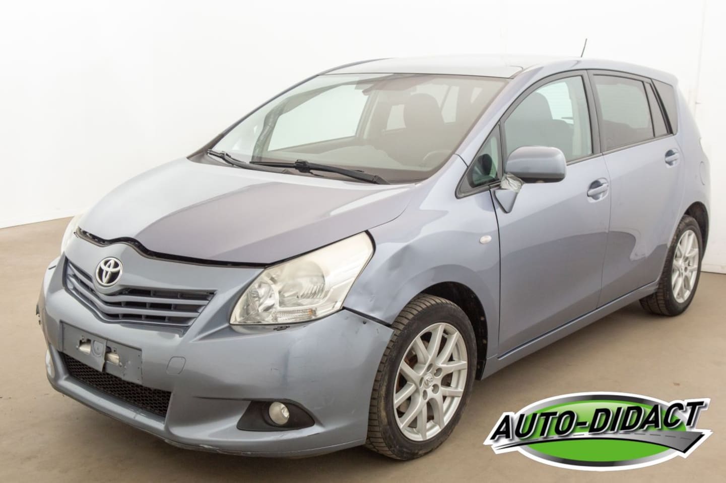 Toyota Verso - 1.8 7Pers. Automaat Panodak - AutoWereld.nl