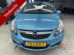 Opel Corsa - 1.2-16V Cosmo met 1 jaar APK inruilen is mogelijk