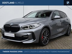 BMW 1-serie - 118i M Sport Automaat / Panoramadak / Sportstoelen / LED / M Sportonderstel / Parking Assi