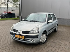 Renault Clio - 1.4-16V Privilège Automaat