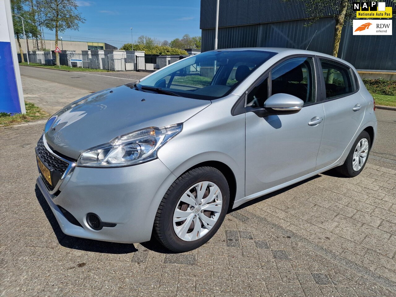 Peugeot 208 - 1.2 Vti Active 1.2 VTi Active, Apk, Nap, SCHADE, Zeer goed rijdend, Inruil mogelijk. - AutoWereld.nl