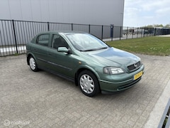 Opel Astra - 1.6-16V Club