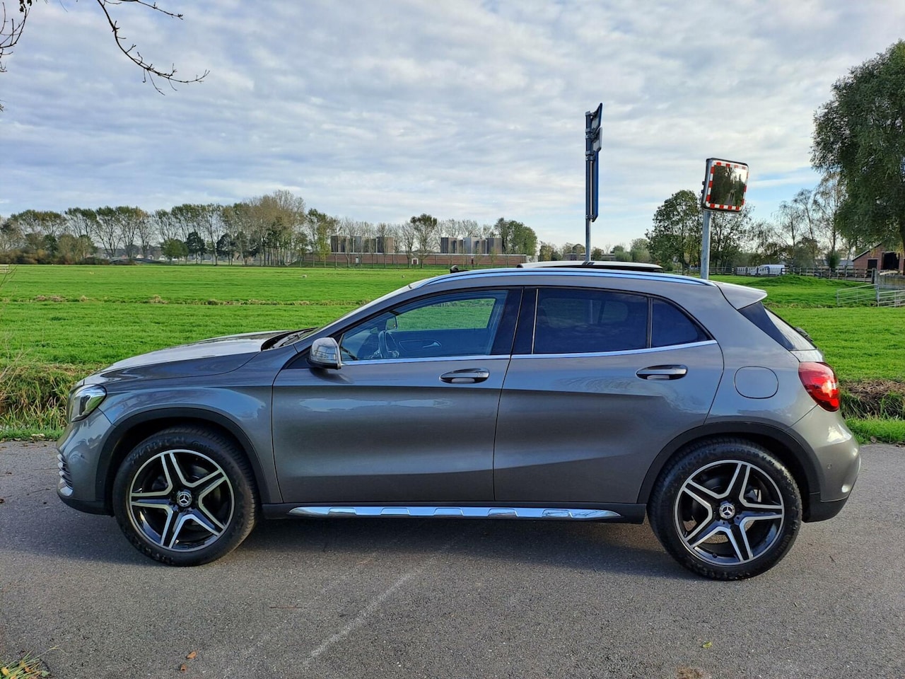Mercedes-Benz GLA-Klasse - 220 d 4Matic Premium Plus Panoramadak - AutoWereld.nl