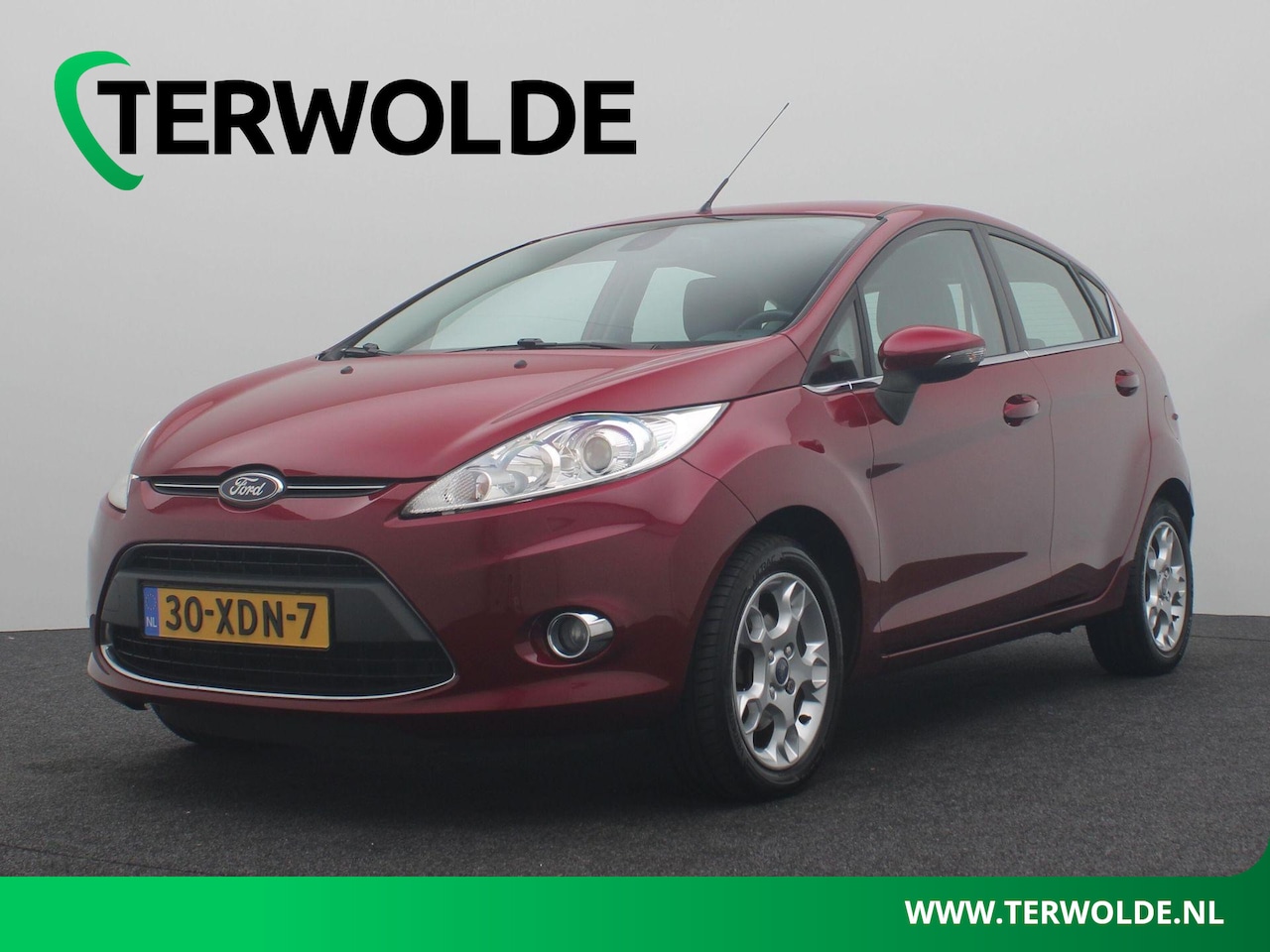 Ford Fiesta - 1.25 Titanium | Airco | Cruise Control | Parkeersensoren | Voorruitverwarming | - AutoWereld.nl