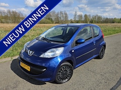 Peugeot 107 - 1.0-12V XS