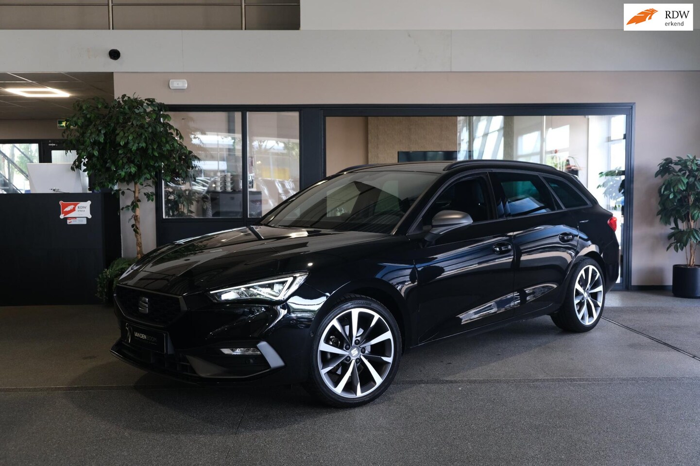 Seat Leon Sportstourer - 1.5 eTSI FR 150PK DSG Virtual Led Navi ACC Pdc - AutoWereld.nl