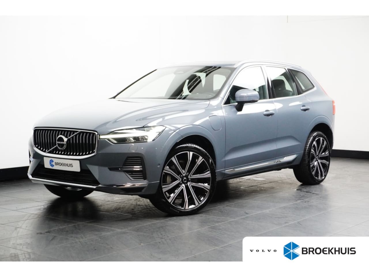 Volvo XC60 - Recharge T6 AWD Ultimate Bright | Lightning Pack | Luchtvering | 21" lichtmetaal | Gelaagd - AutoWereld.nl