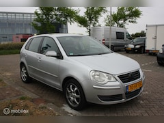 Volkswagen Polo - 1.4-16V Comfortline Airco NAP