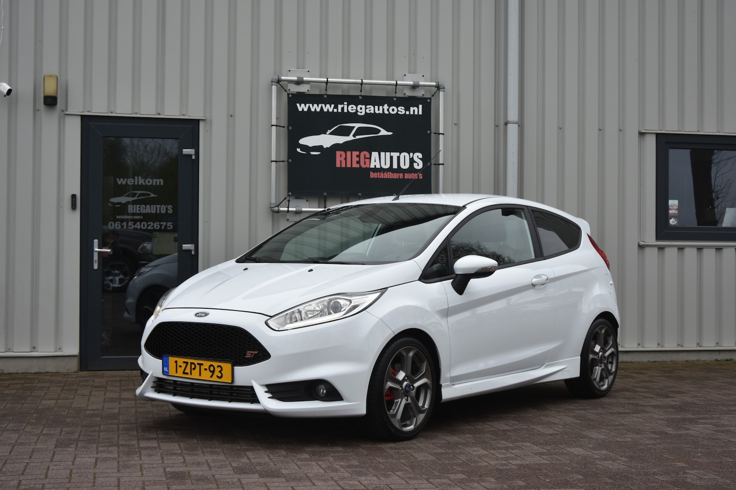 Ford Fiesta - 1.6 ST2. Org NL, Dealer onderhouden, Keyless entry, Navigatie!! - AutoWereld.nl