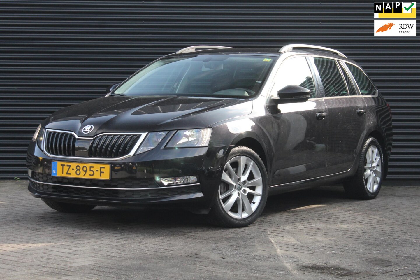 Skoda Octavia - 1.4 TSI Style Business | Trekhaak | Carplay | PDC | Cruise | - AutoWereld.nl