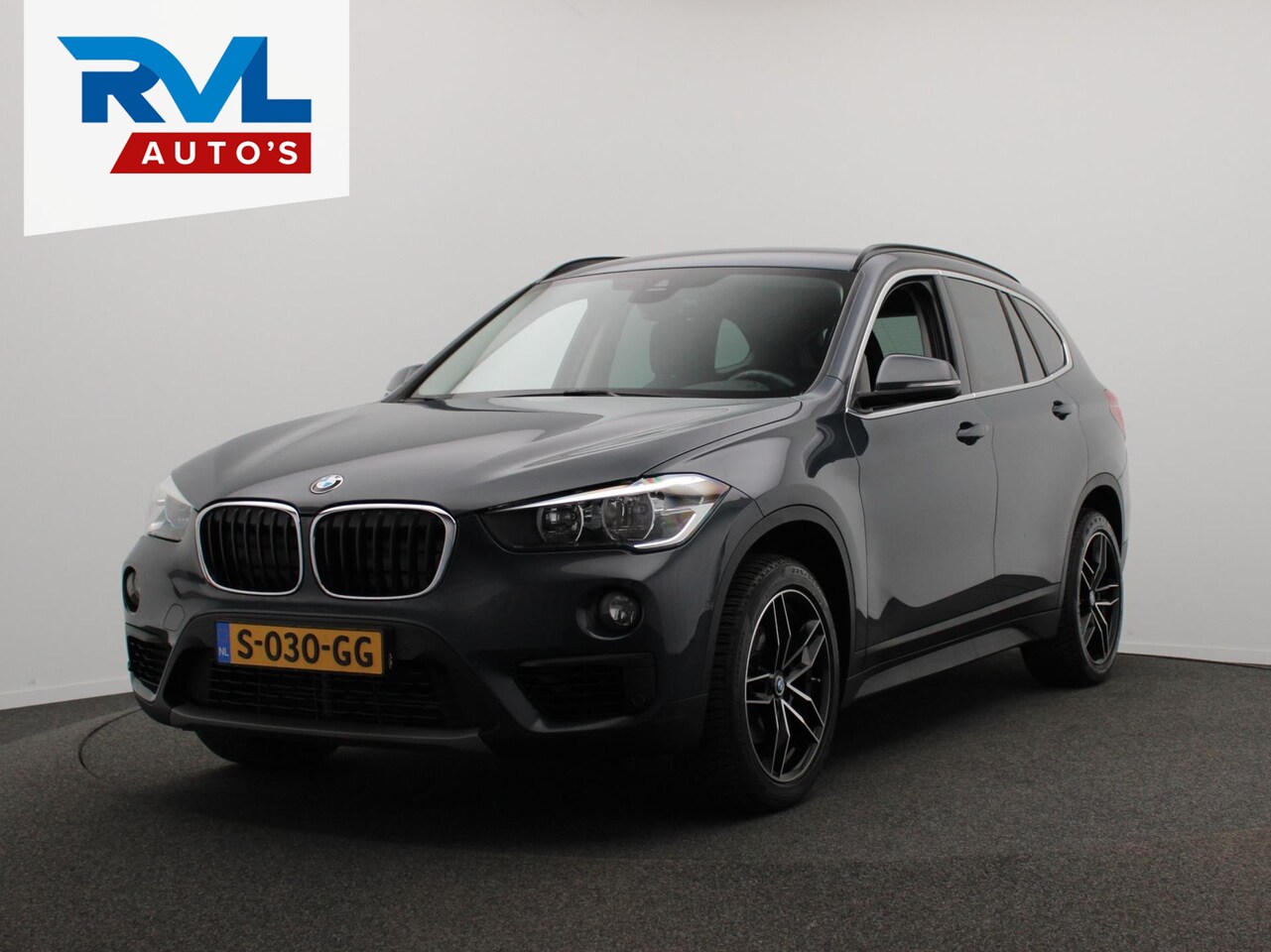 BMW X1 - SDrive18i Executive Navigatie Camera Stoelverwarming - AutoWereld.nl