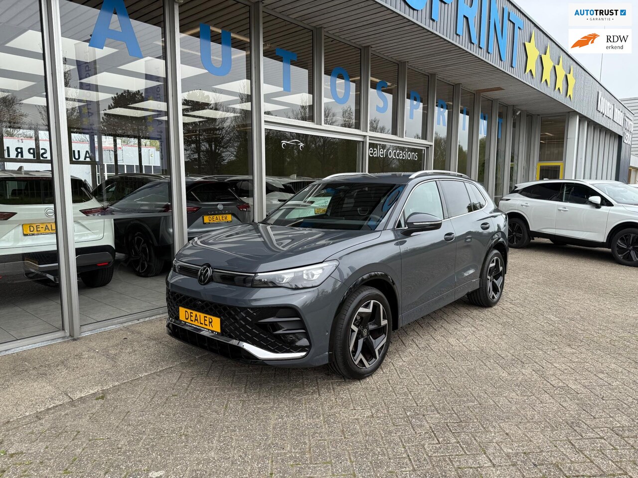 Volkswagen Tiguan - 1.5 eTSI R-Line Edition 150PK / TREKHAAK / EIEKTRISCHE ACHTERKLEP - AutoWereld.nl