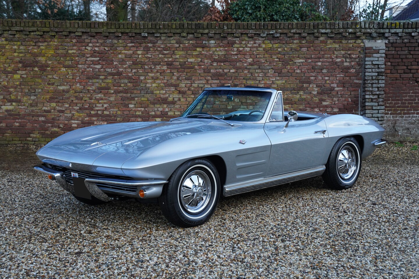 Corvette C2 - Sting Ray Convertible Manual Gearbox, Very original car. - AutoWereld.nl