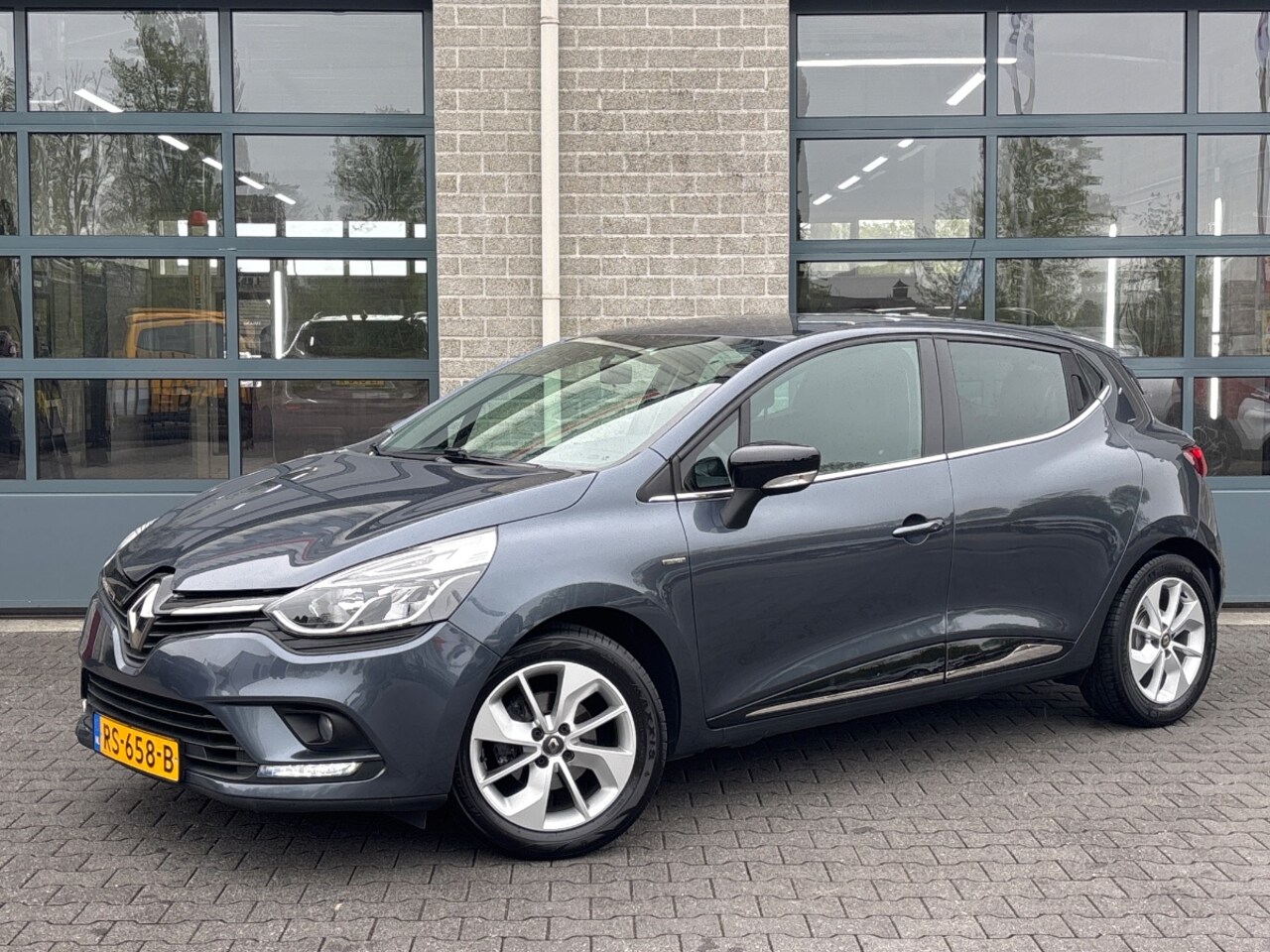 Renault Clio - 0.9 TCe Limited | LMV | AIRCO | CRUISE CONTROL | - AutoWereld.nl