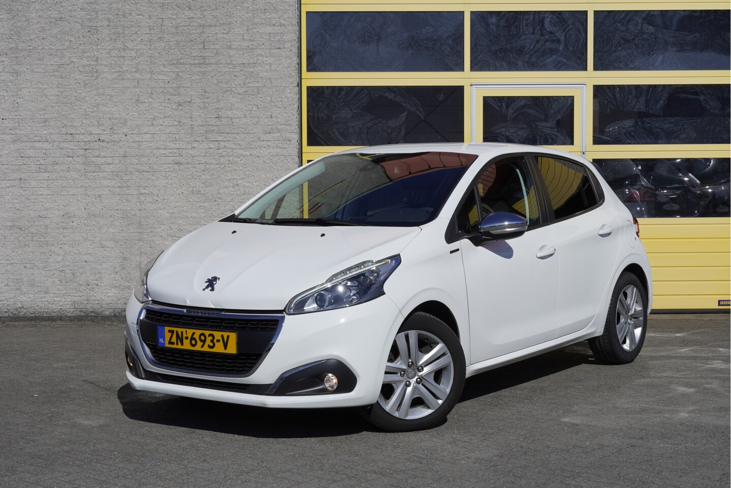Peugeot 208 - 1.2 PureTech 5drs Signature BJ2019 Led | Pdc | Navi | Airco | Cruise control | Extra getin - AutoWereld.nl