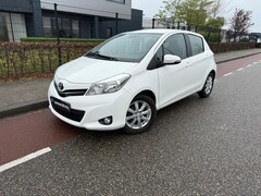 Toyota Yaris - 1.0 VVT-i Comfort Navigatie Airco Elektrisch-pakket Face-lift