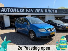 Volkswagen Touran - 1.6-16V FSI 7Persoons Airco Cruise Ctr Dakrails Trehaak Apk