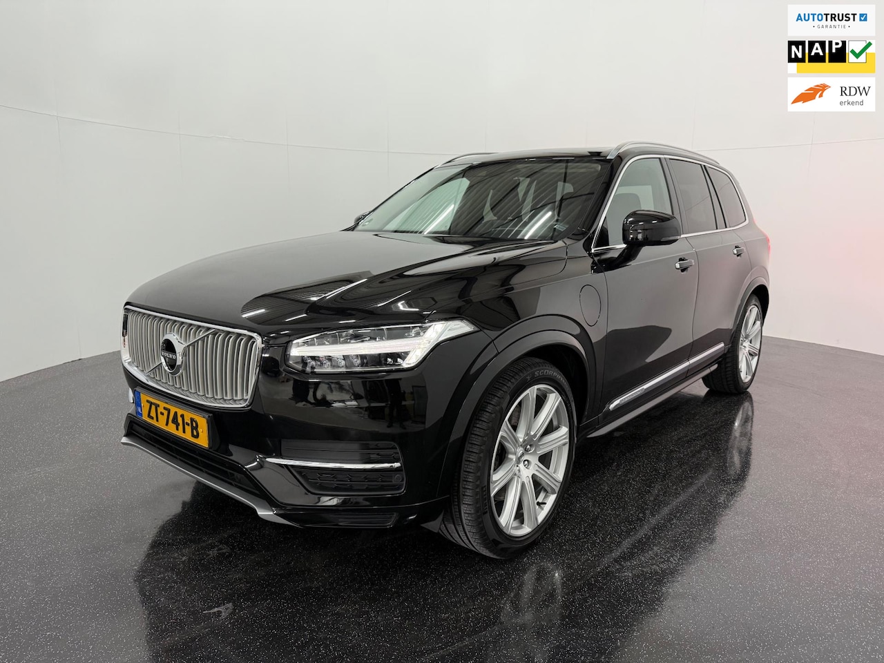 Volvo XC90 - 2.0 T8 Twin Engine AWD Inscription / Pano / Headup / Massage / Luchtvering - AutoWereld.nl