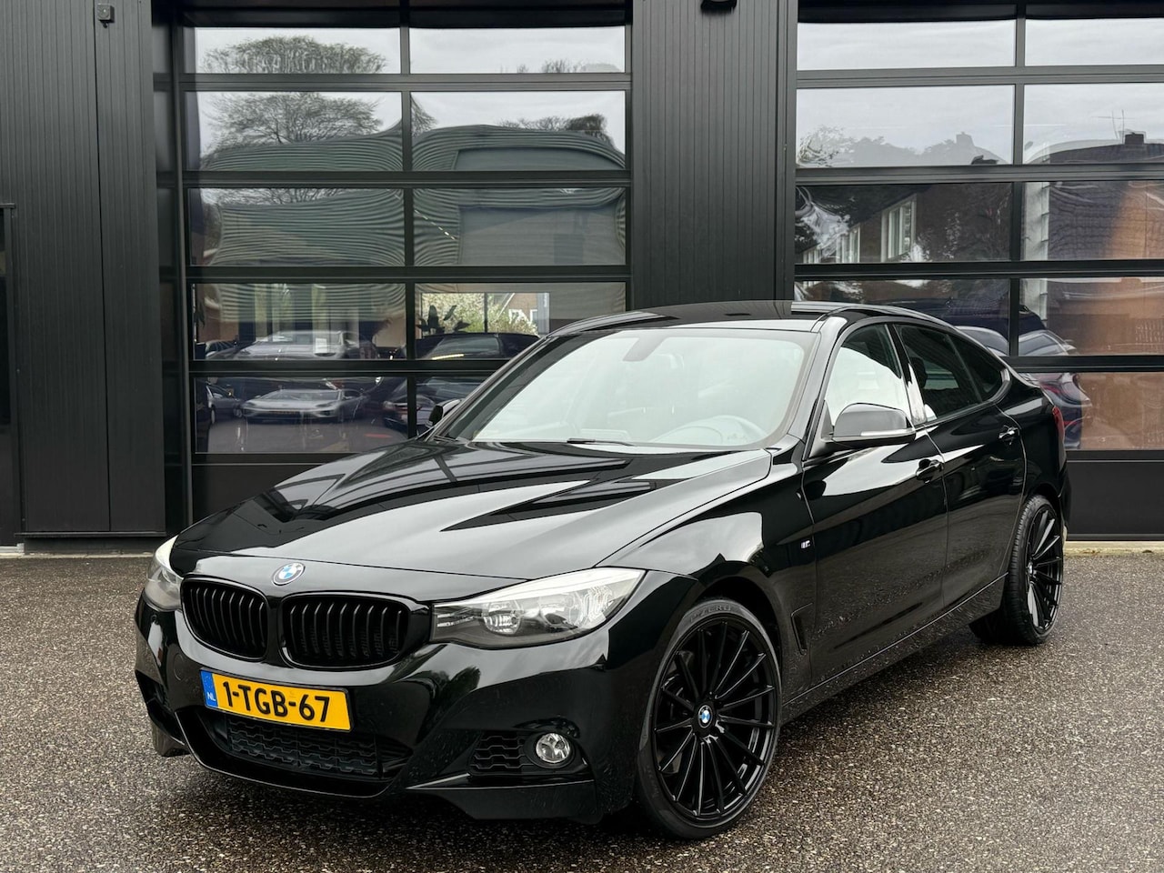 BMW 3-serie Gran Turismo - 335i M-Sport Harman Kardon Shadowline - AutoWereld.nl