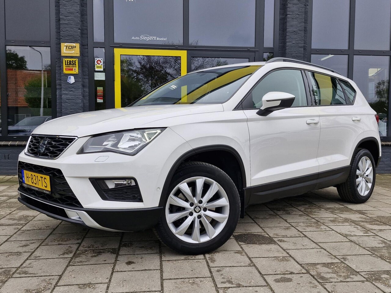 Seat Ateca - 1.0 EcoTSI Limited Edition | 1300KG Trekgewicht | Parkeer Sensoren V + A | Stoelverwarming - AutoWereld.nl